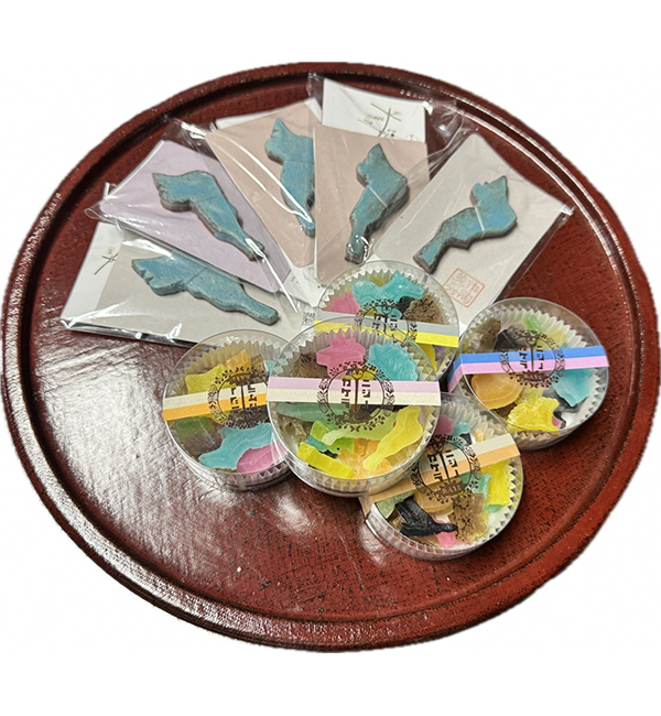 琵琶湖の陶器
モチーフニジノカケラ(琥珀糖)